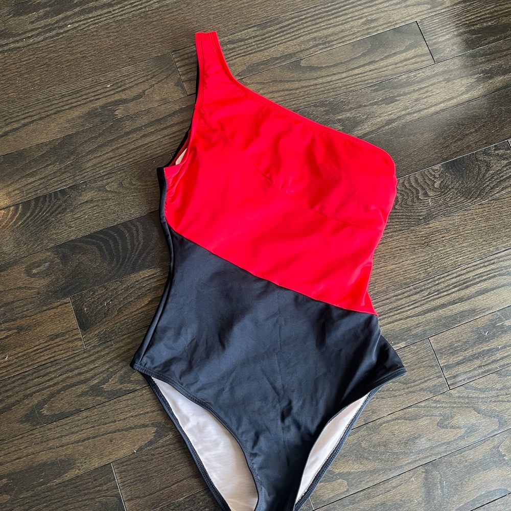 One shoulder tummy control women’s swimsuit.
